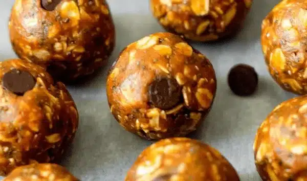 Delicious Lemon Coconut Energy Bites for a nutritious snack
